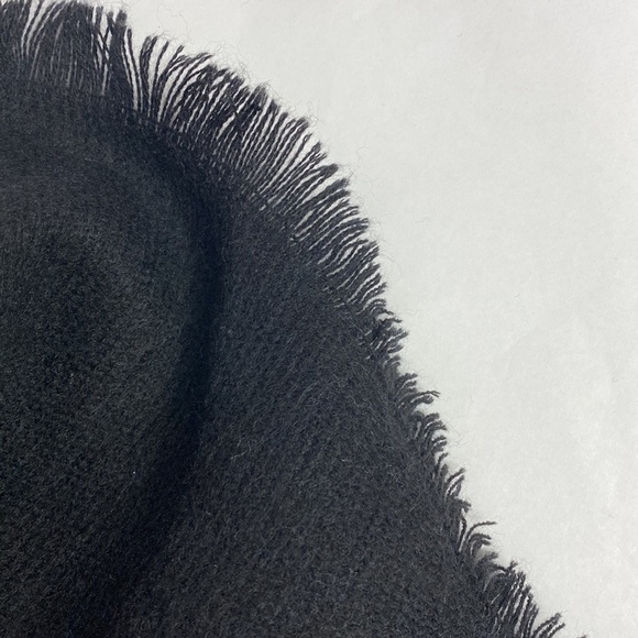 Sole Society black fringe oversized cozy scarf NWT - Picture 3 of 3